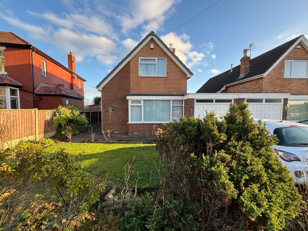 3 bed bungalow for sale in Leys Road, Bispham FY2, £230,000