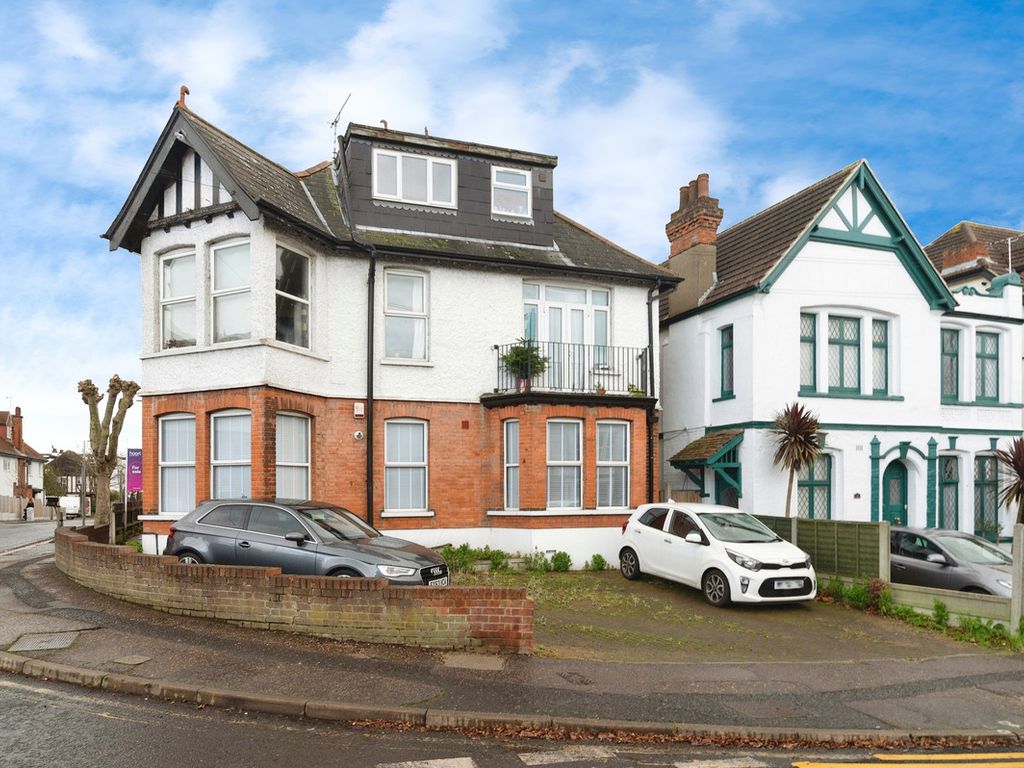 2 bed flat for sale in Canewdon Road, Westcliff-On-Sea SS0, £250,000