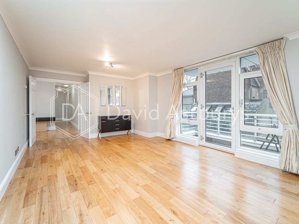 3 bed flat for sale in Abbey Road, St Johns Wood, London NW8, £1,500,000