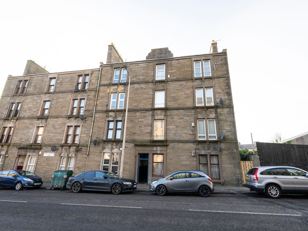 1 bed flat for sale in Strathmartine Road, Dundee DD3, £58,000