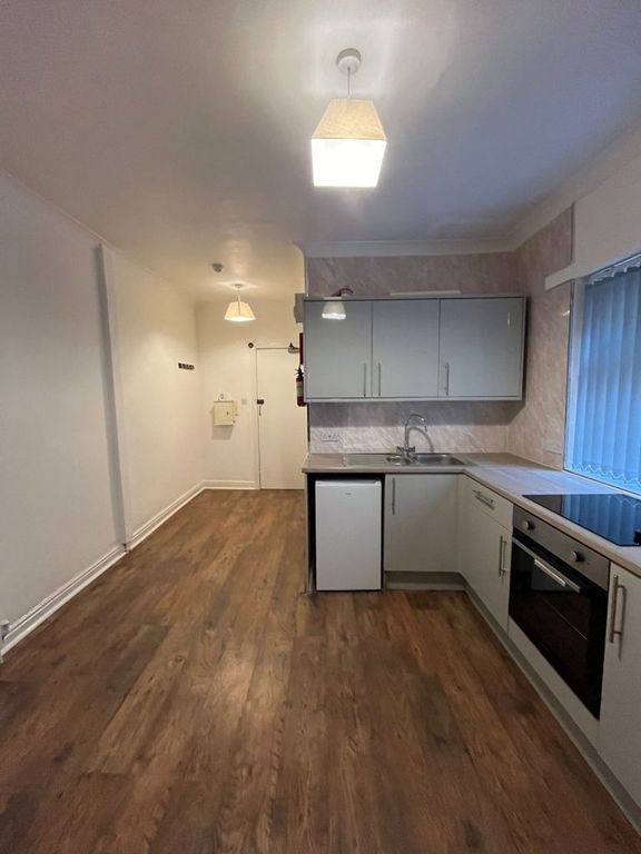 1 bed flat to rent in Coronation Street, Blackpool, Lancashire FY1, £390 pcm