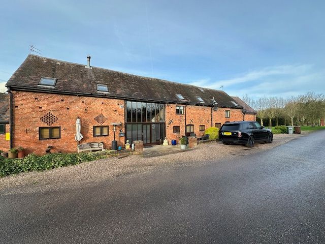 4 bed barn conversion to rent in Hodgetts Lane, Berkswell, Coventry CV7, £2,000 pcm