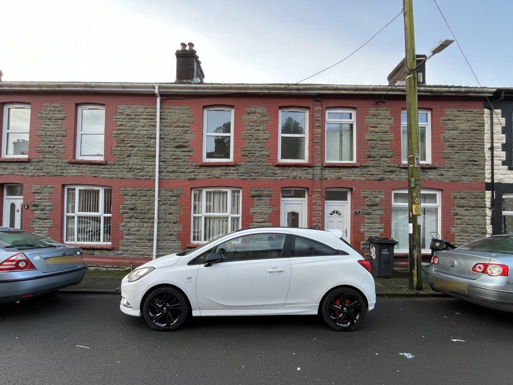 3 bed property to rent in Railway Street, Llanhilleth, Abertillery NP13, £725 pcm