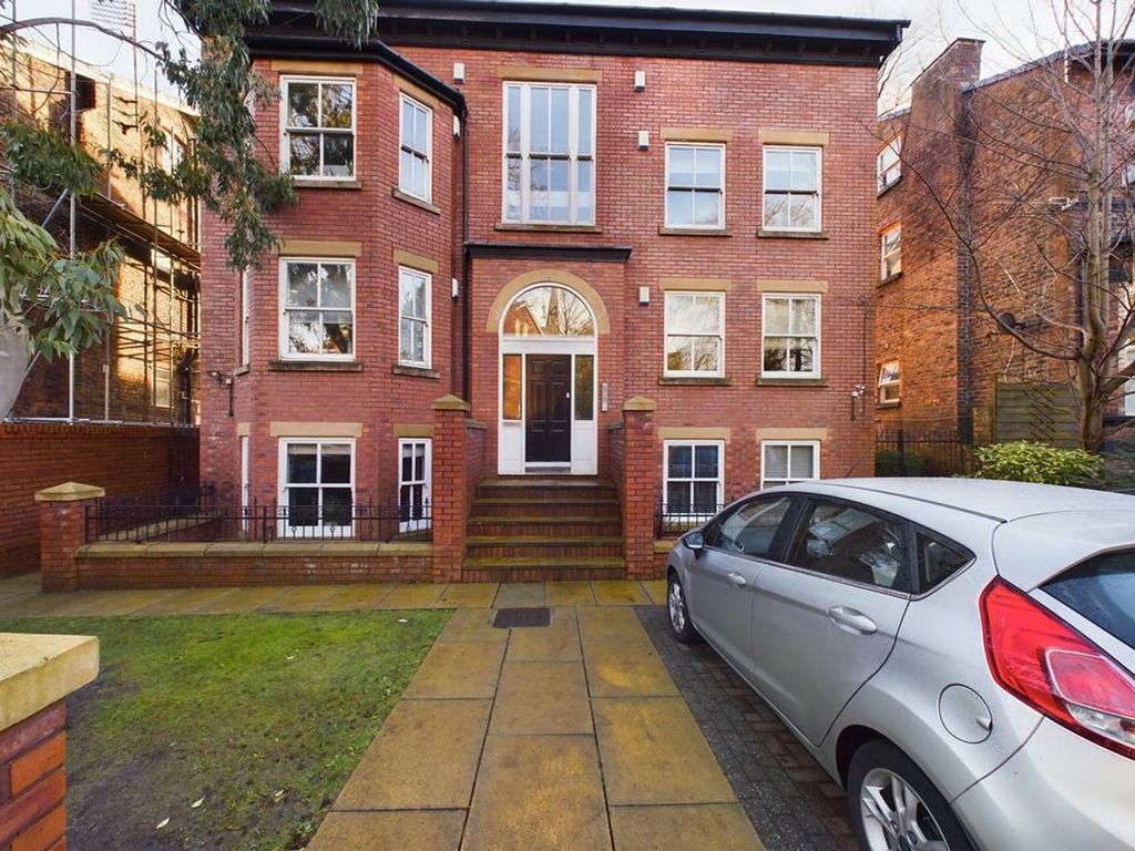 2 bed flat for sale in South Albert Road, Liverpool L17, £160,000