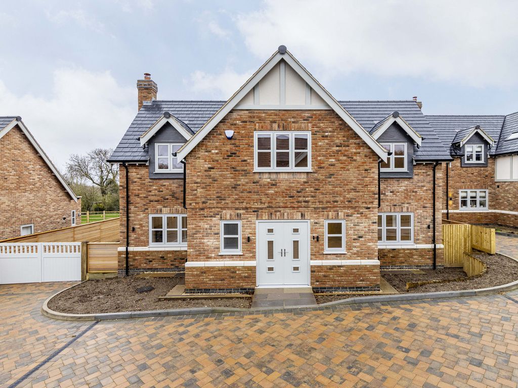 5 bed detached house for sale in Poppy Grange, Brinsley NG16, £785,000