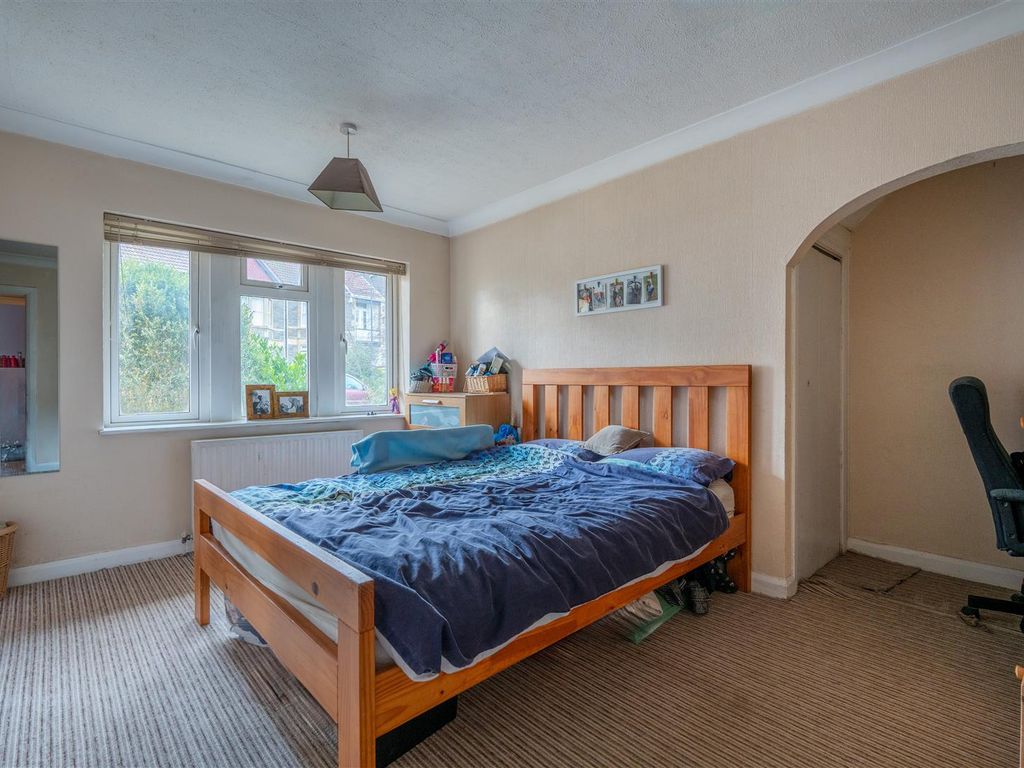 2 bed flat for sale in St. Keyna Road, Keynsham, Bristol BS31, £270,000