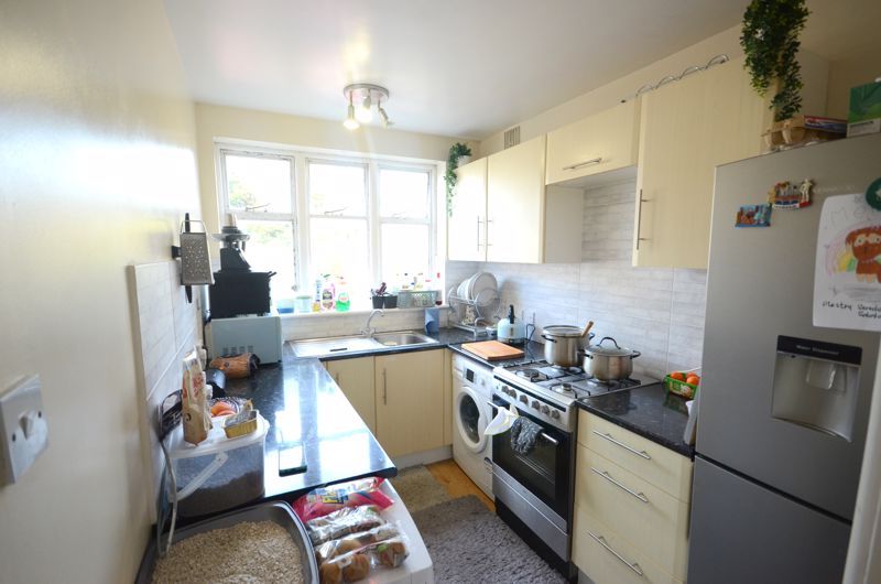 2 bed flat for sale in Charminster Road, Bournemouth BH8, £190,000