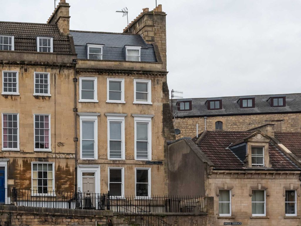 1 bed flat to rent in Walcot Parade, Bath BA1, £895 pcm