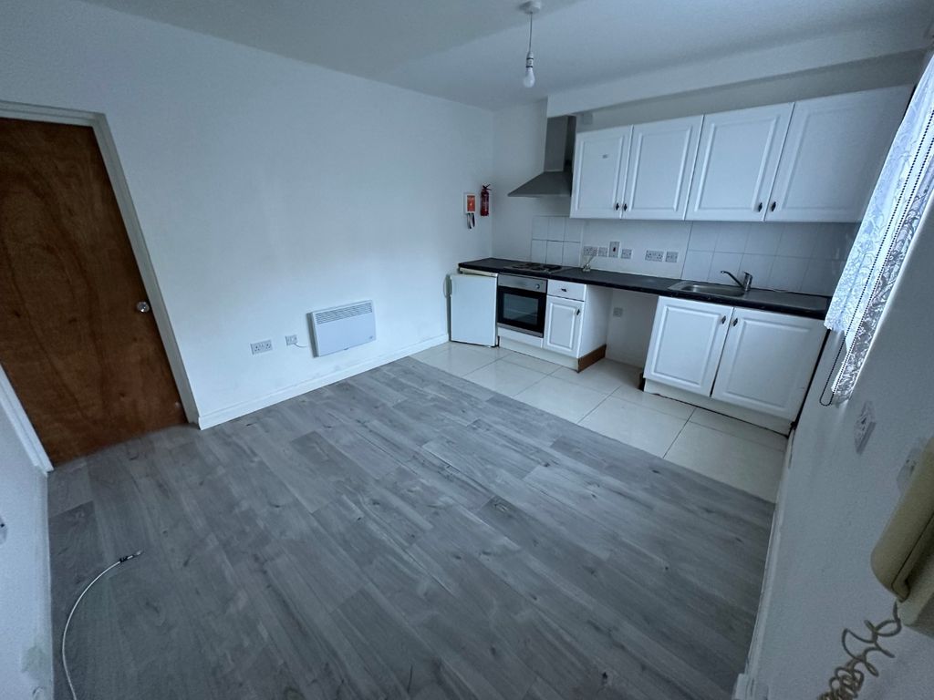 1 bed flat to rent in 113-115 Frederick Street, Luton, Bedfordshire LU2, £800 pcm