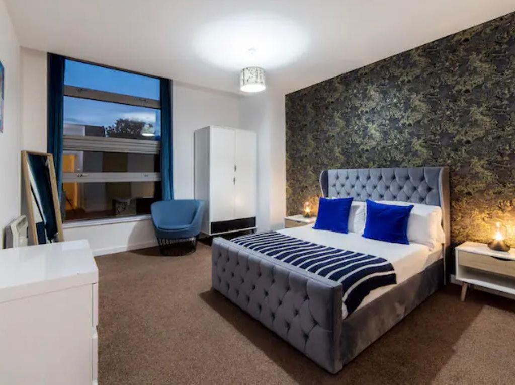3 bed flat to rent in Branston Street, Hockley, Birmingham B18, £1,950 pcm