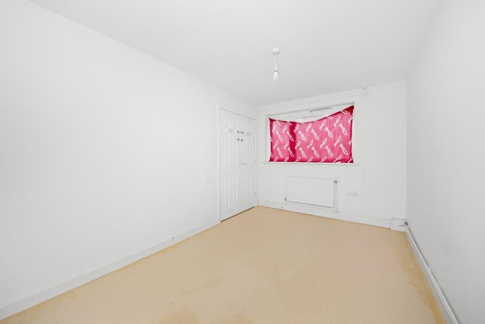 2 bed flat for sale in Bamber Road, Peckham, London SE15, £410,000