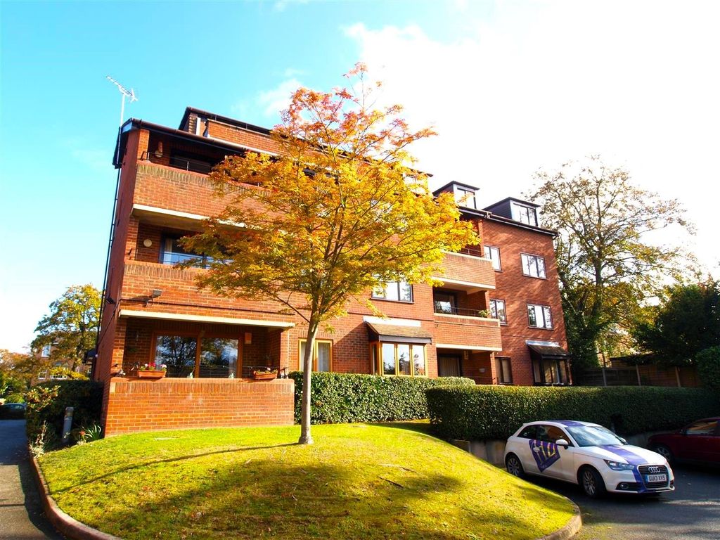 1 bed flat to rent in Oaklands Road, Bromley BR1, £1,300 pcm