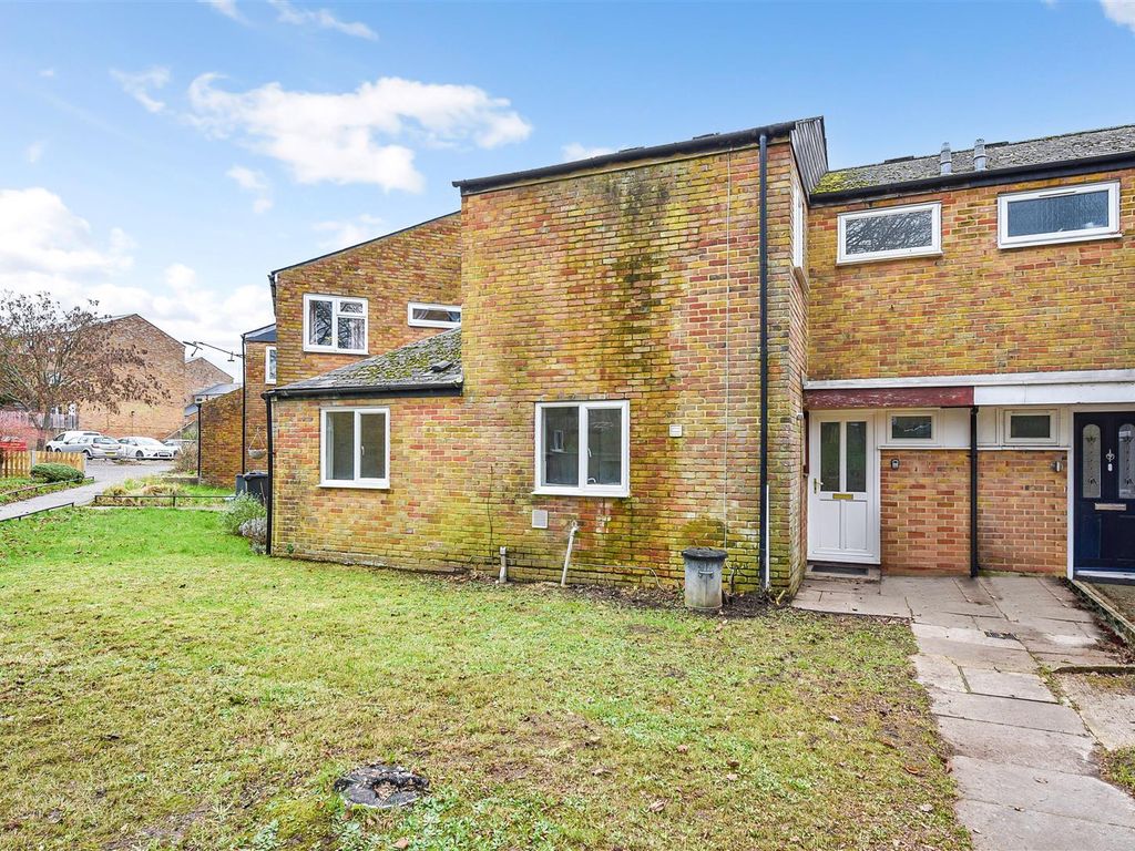 4 bed property for sale in Venice Court, East Anton, Andover SP10, £200,000