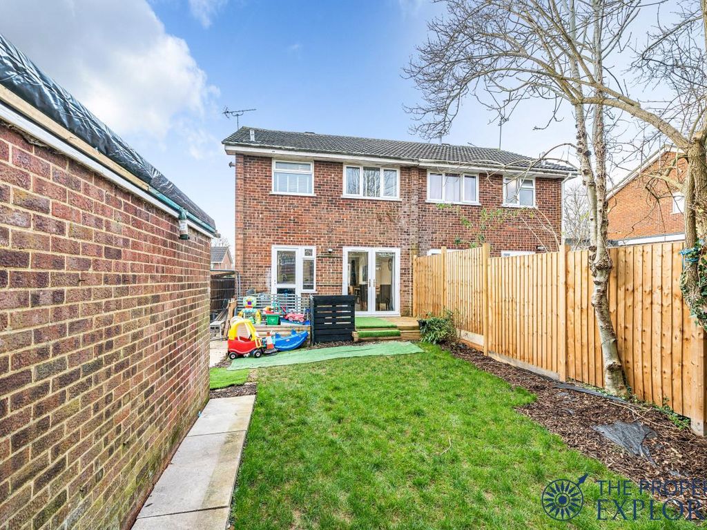 3 bed semi-detached house for sale in Bartok Close, Basingstoke RG22, £340,000