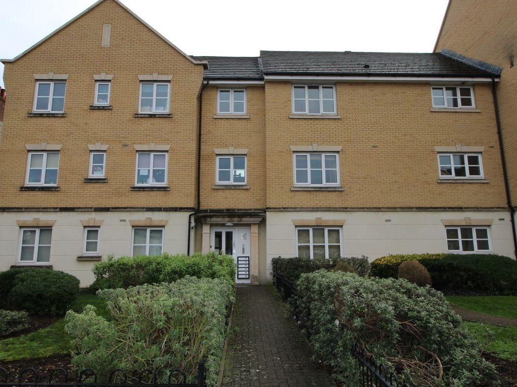 2 bed flat to rent in Academy Court, Beaconsfield Road, Bexley DA5, £1,450 pcm