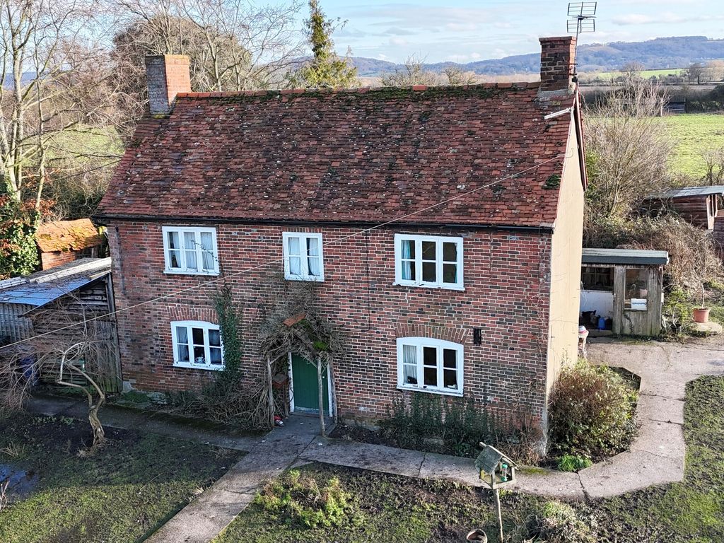 3 bed detached house for sale in Owlswick, Princes Risborough HP27, £550,000