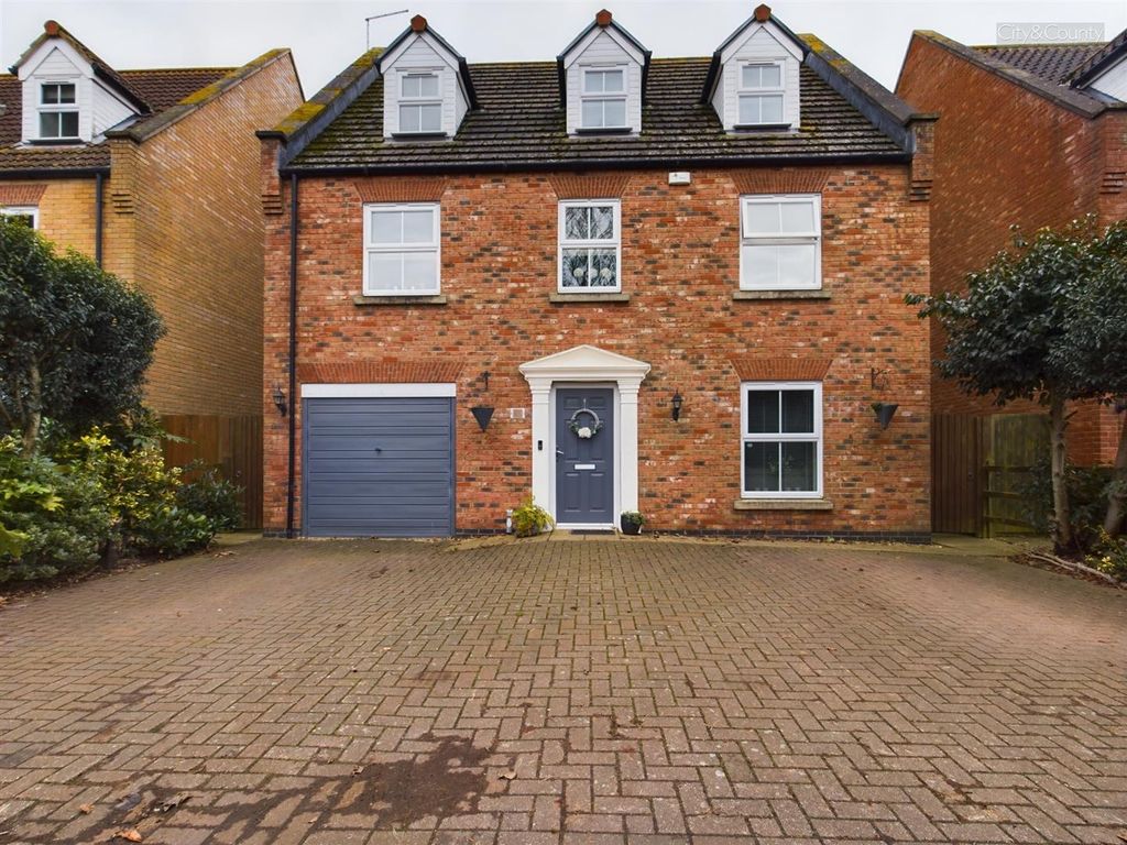 5 bed detached house for sale in Harris Close, Newborough, Peterborough PE6, £460,000