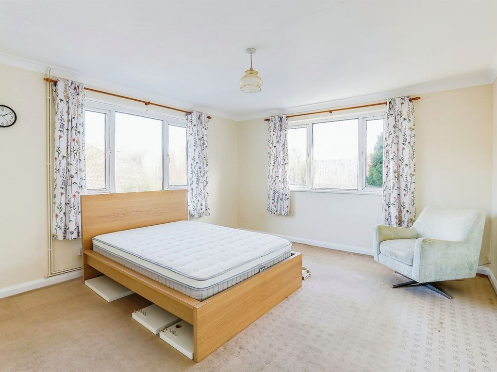 2 bed detached bungalow for sale in Ystradowen, Ystradowen, Cowbridge CF71, £650,000