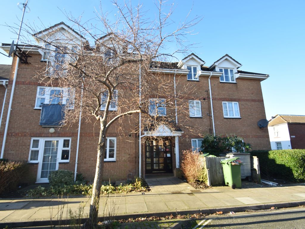 2 bed flat to rent in Cornwall Road, Portsmouth PO1, £1,050 pcm