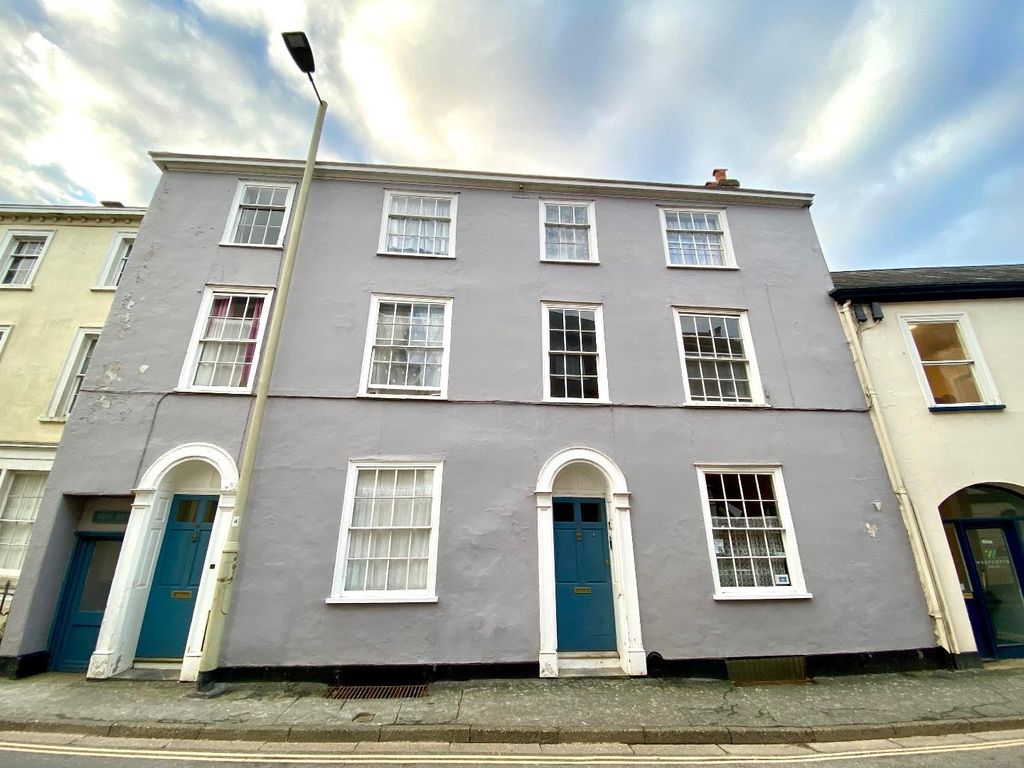 1 bed flat to rent in St. Peter Street, Tiverton, Devon EX16, £675 pcm