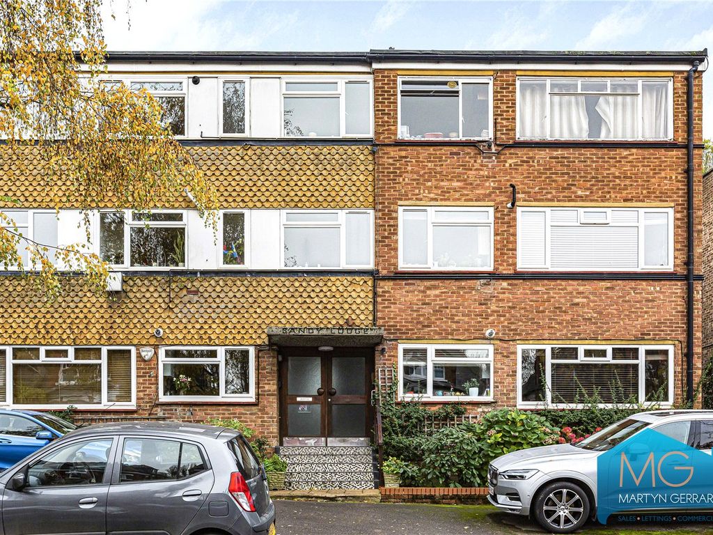 2 bed flat for sale in Avenue Road, Highgate, London N6, £450,000