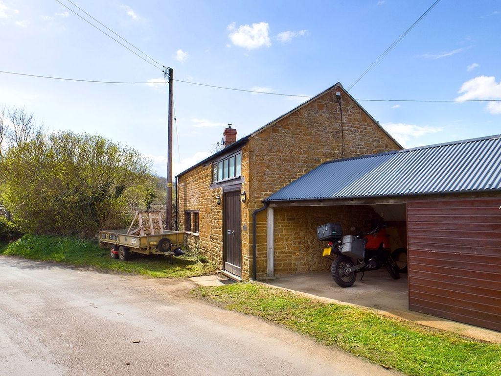 1 bed detached house to rent in The Old Coach House, West Street, Shutford, Banbury OX15, £1,000 pcm