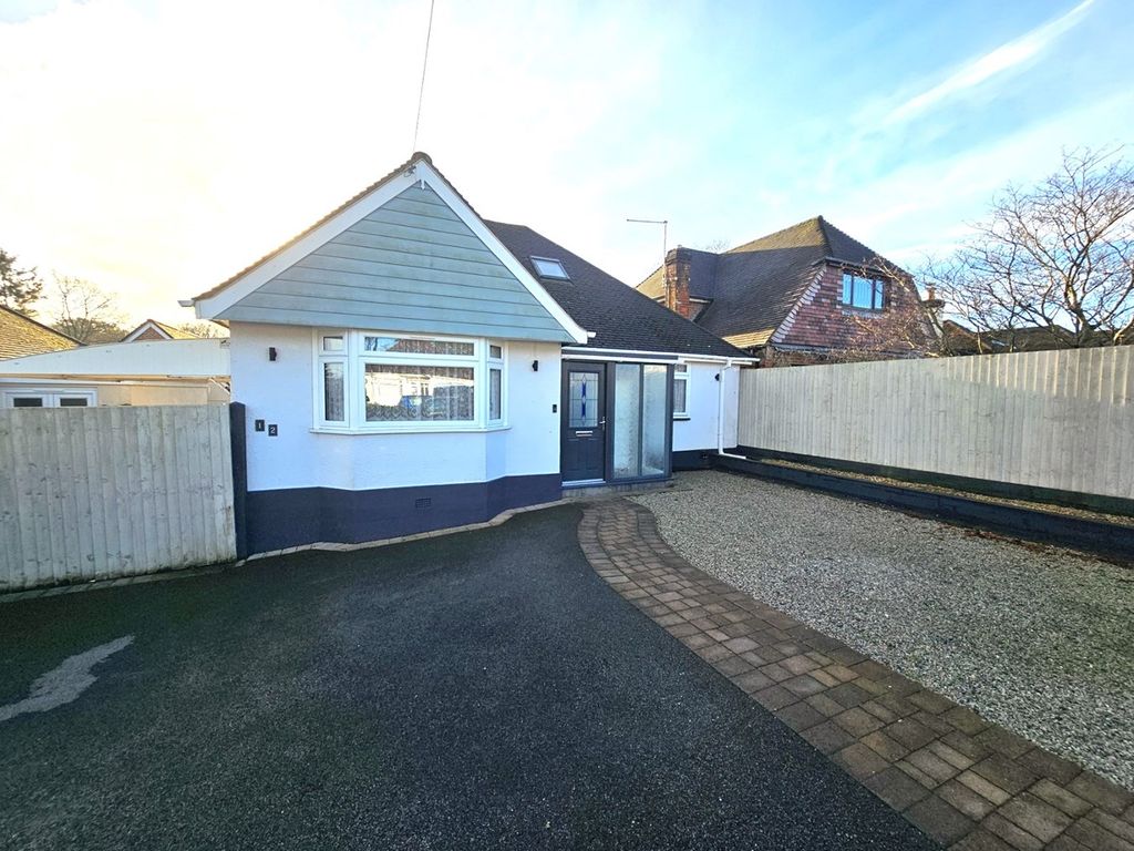 3 bed property for sale in Berkeley Avenue, Alderney, Poole BH12, £550,000
