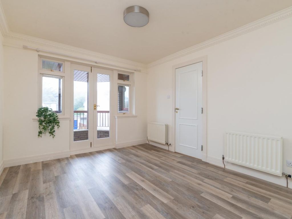 3 bed flat for sale in Barnton Park View, Barnton, Edinburgh EH4, £380,000