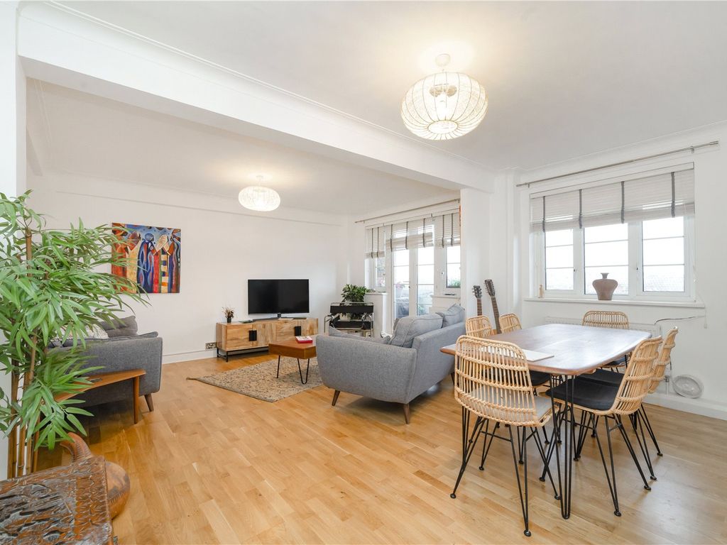 2 bed flat for sale in Ashford Road, London NW2, £435,000