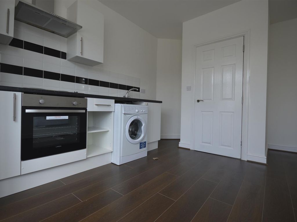 1 bed flat to rent in Narborough Road, Leicester LE3, £625 pcm