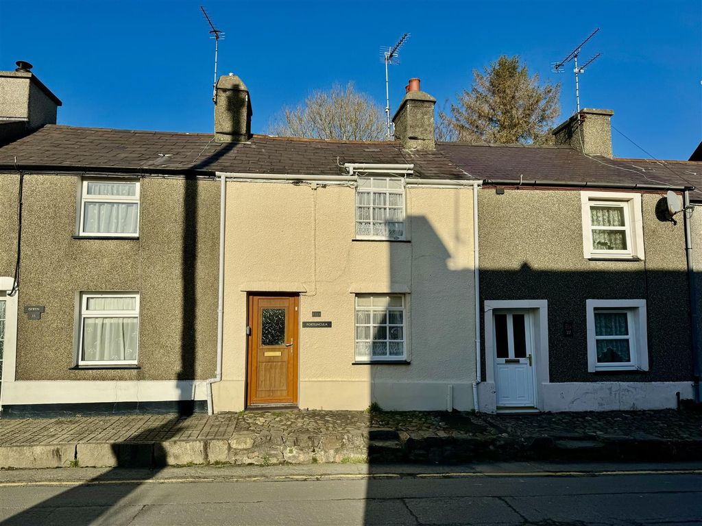 2 bed terraced house for sale in Lleyn Street, Pwllheli LL53, £125,000