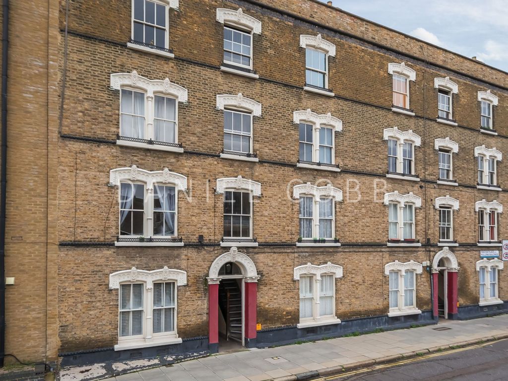 1 bed flat for sale in Penton Place, Pullens Buildings Penton Place SE17, £450,000