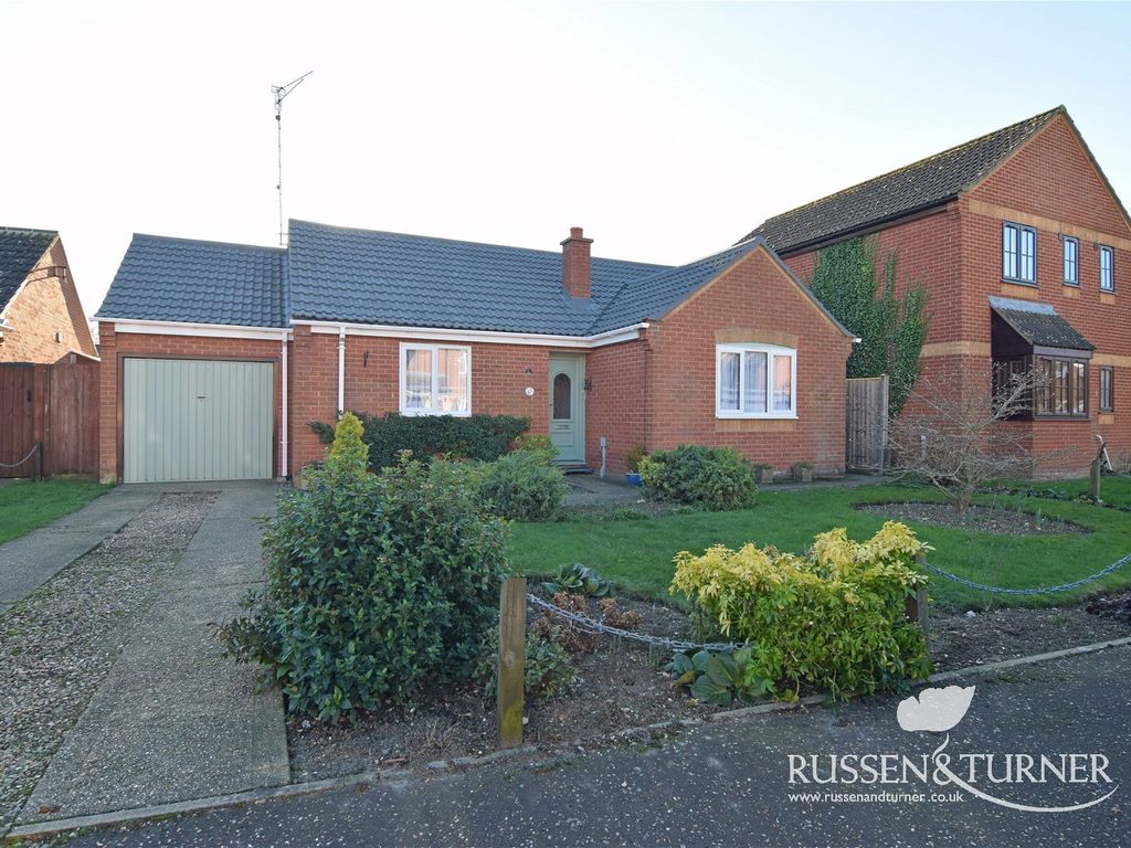 2 bed bungalow for sale in Rowan Drive, Gayton, King's Lynn PE32, £250,000