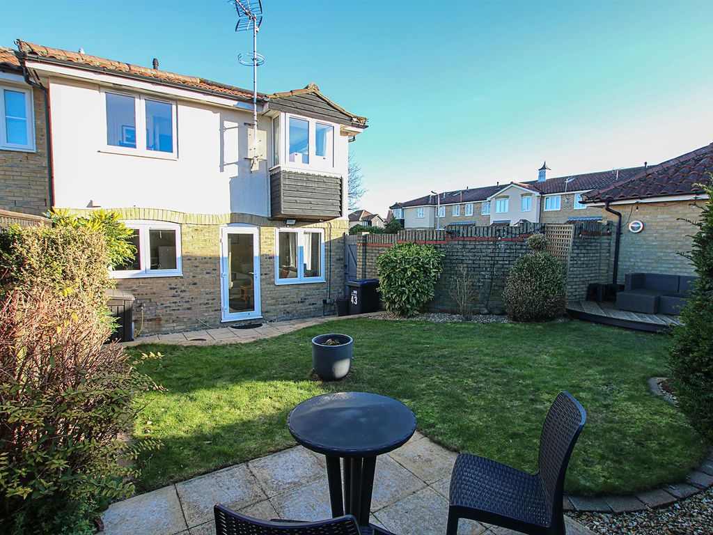 2 bed end terrace house for sale in Bayfield Drive, Burwell, Cambridge CB25, £255,000