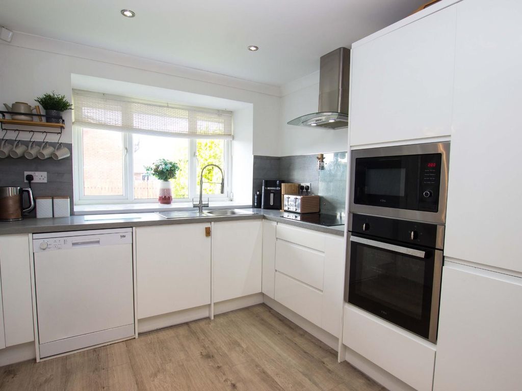 4 bed detached house for sale in Bisham Close, Darwen BB3, £285,000