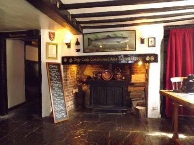Pub/bar to let in The Old Swan Main Road, Astwood, Newport Pagnell MK16, £40,000 pa