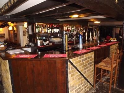 Pub/bar to let in The Old Swan Main Road, Astwood, Newport Pagnell MK16, £40,000 pa