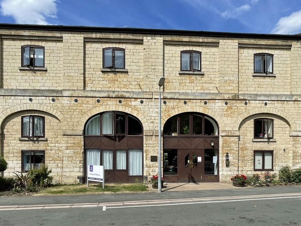 1 bed flat for sale in Welland Mews, Stamford PE9, £145,000