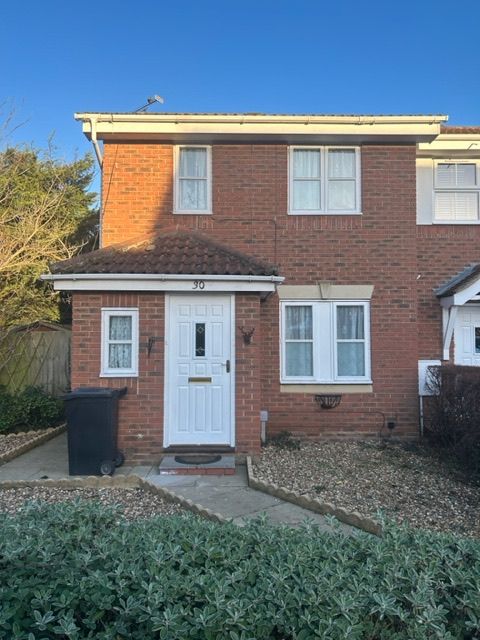 3 bed semi-detached house to rent in Beaumont Way, Maldon CM9, £1,300 pcm