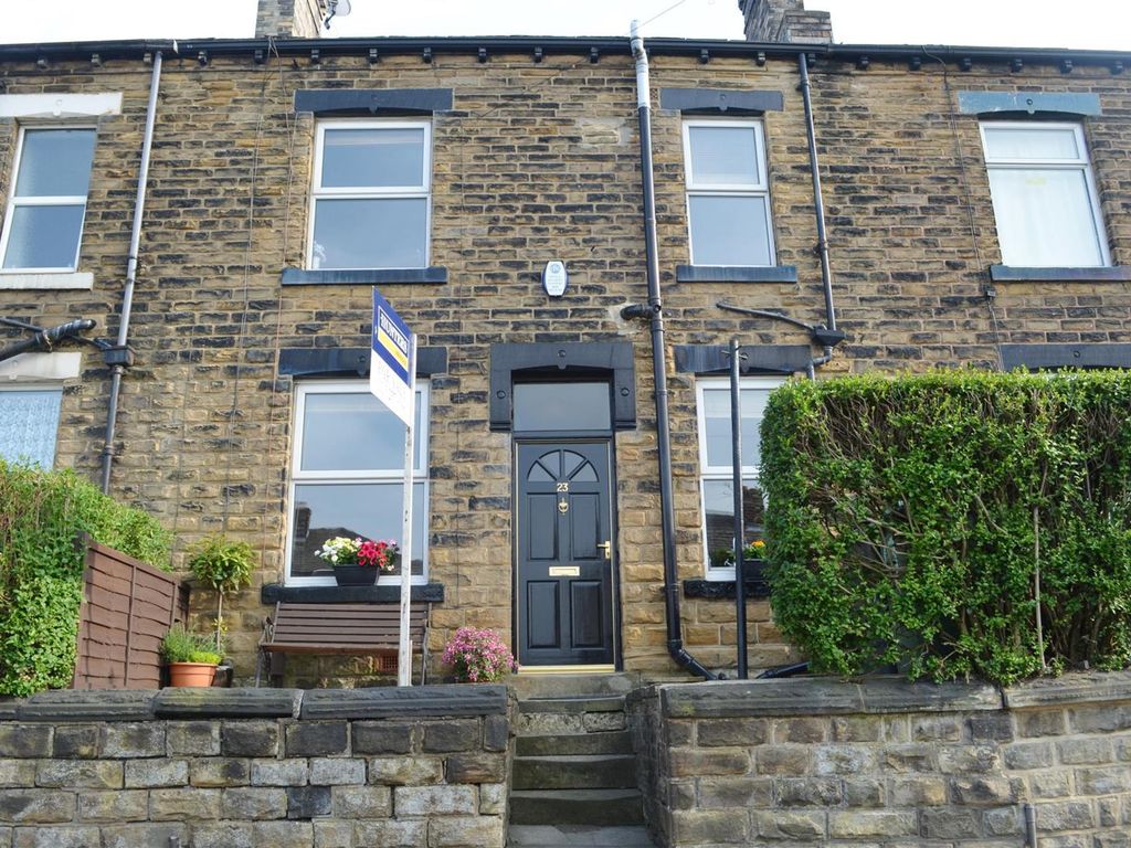 2 bed terraced house to rent in Thorpe Road, Pudsey LS28, £850 pcm
