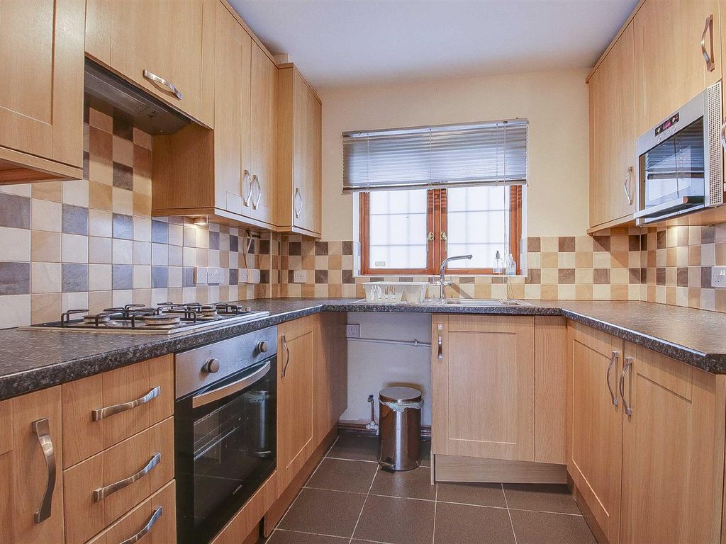 1 bed flat to rent in Lynmouth Crescent, Furzton, Milton Keynes MK4, £1,095 pcm