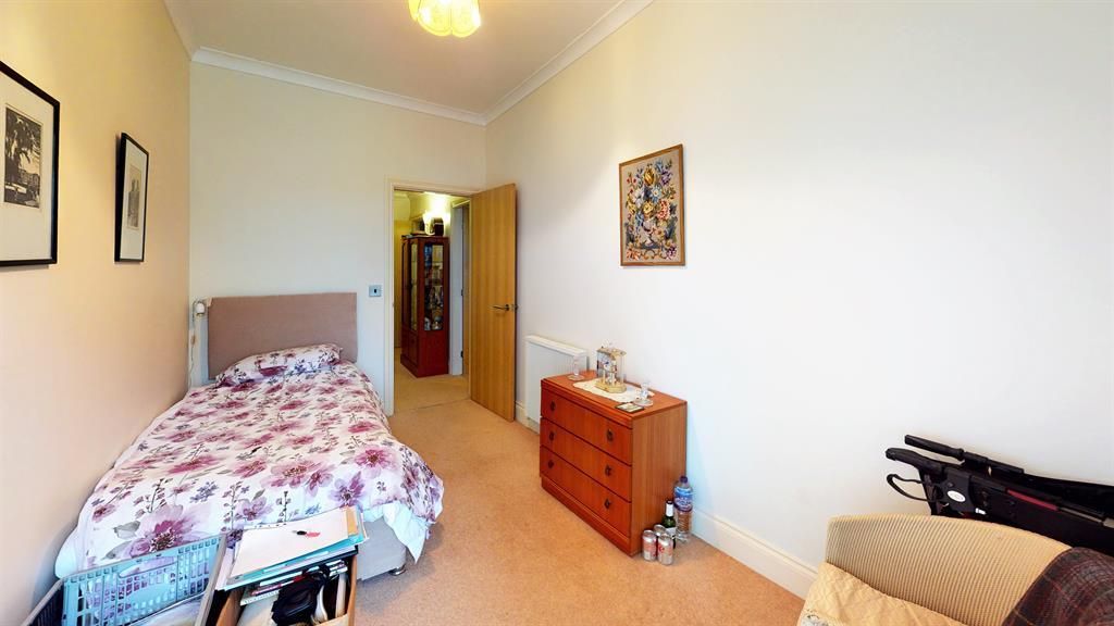 2 bed flat for sale in Carleton Road, Skipton BD23, £239,500