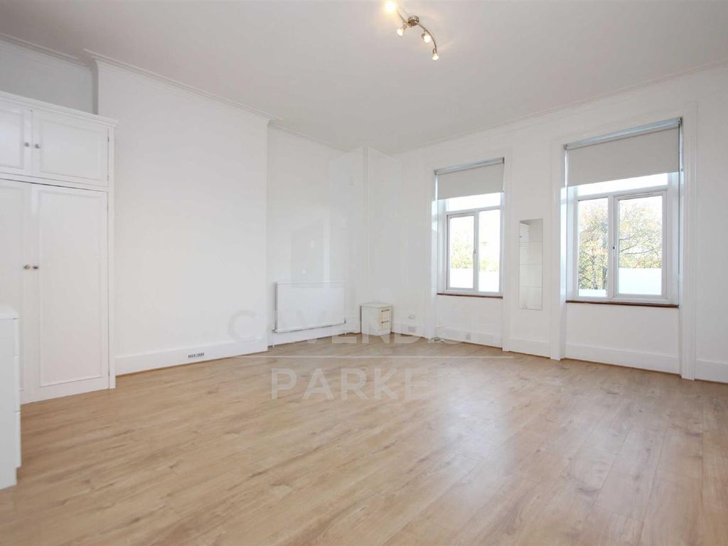 Studio to rent in Parsifal Road, West Hampstead, London NW6, £1,625 pcm