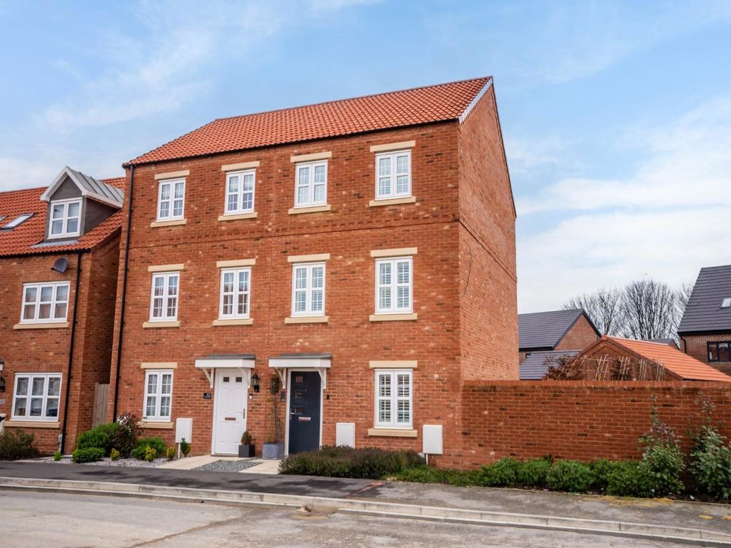 3 bed town house for sale in Thornton Road, Fulford, York YO19, £375,000