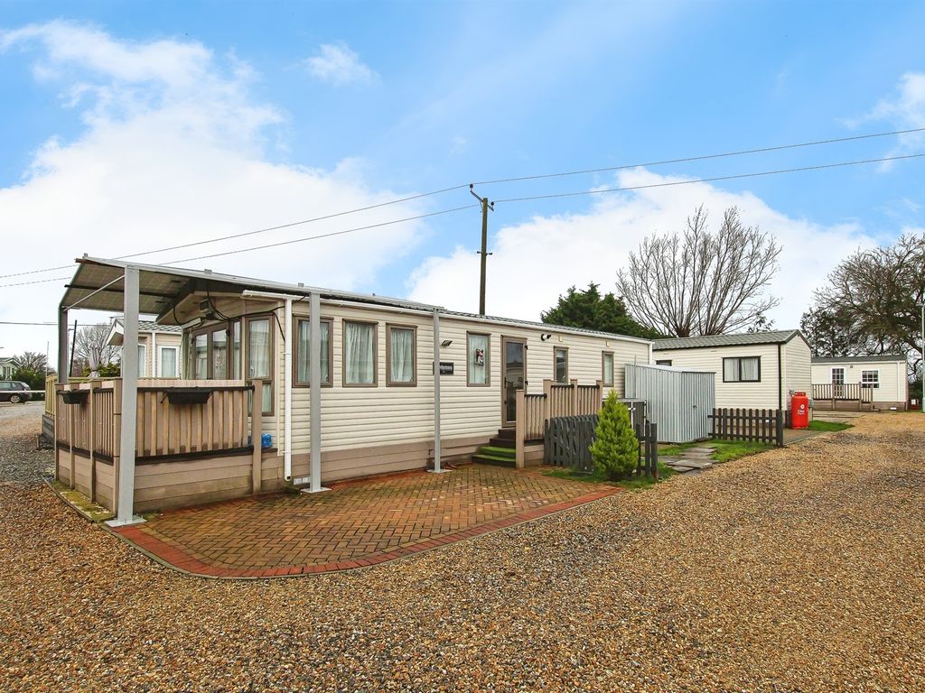 2 bed mobile/park home for sale in New River Bank, Littleport, Ely CB7, £80,000