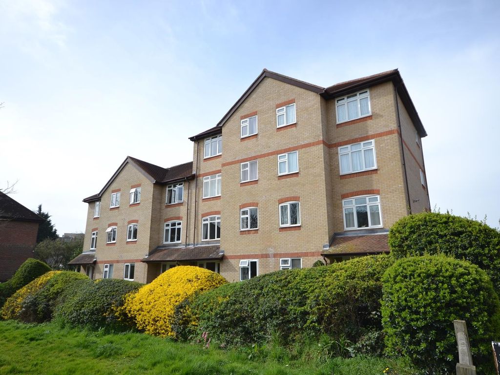 1 bed flat to rent in The Dell, Colchester CO1, £825 pcm