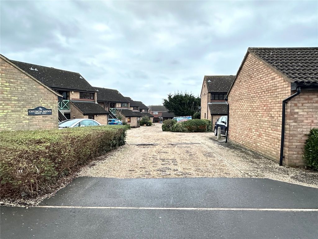 1 bed flat for sale in Church Mews, Claremont Road, Basildon, Essex SS15, £185,000