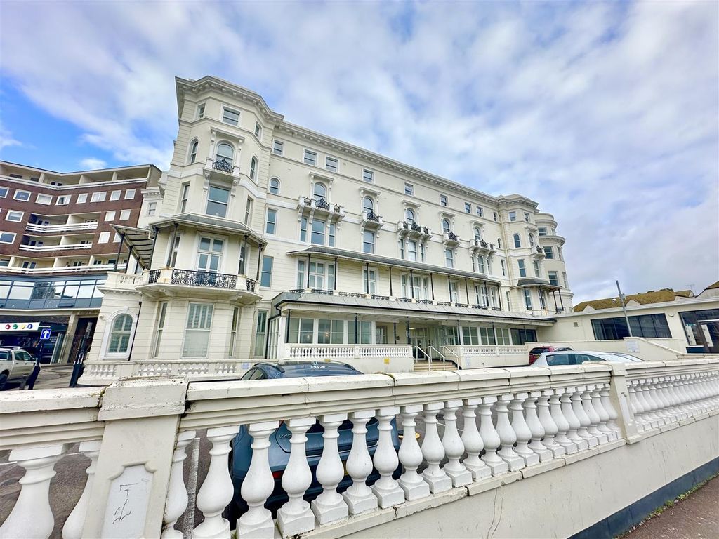 2 bed flat for sale in Robertson Terrace, Hastings TN34, £199,950