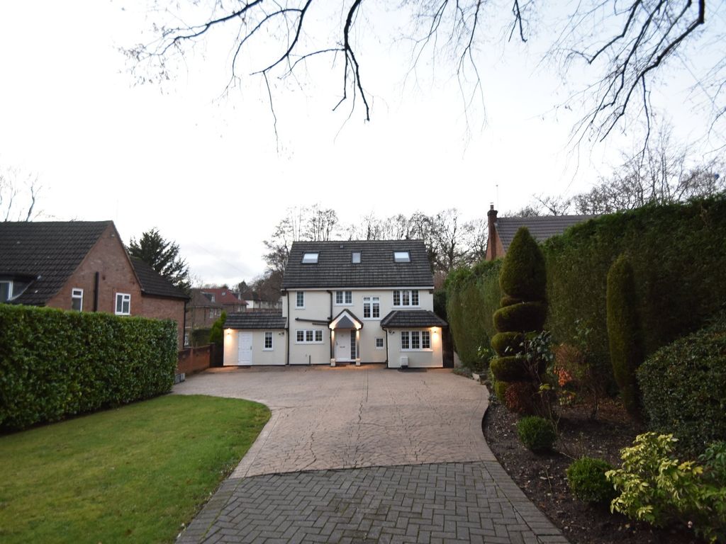 5 bed detached house to rent in Uplands Close, Gerrards Cross SL9, £4,500 pcm