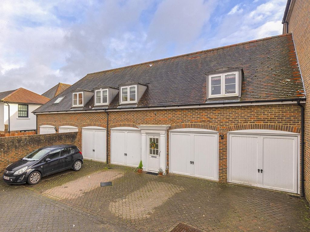 2 bed flat for sale in Anisa Close, Kings Hill, West Malling ME19, £350,000